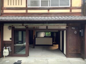 円卓（中書町の家）